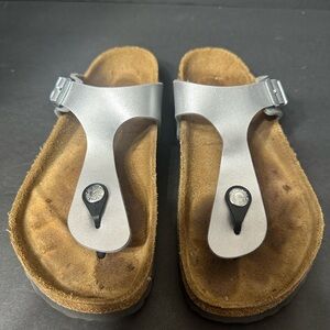 BIRKENSTONE Silver Sandals with Toe Loop size 7 pre owned good condition